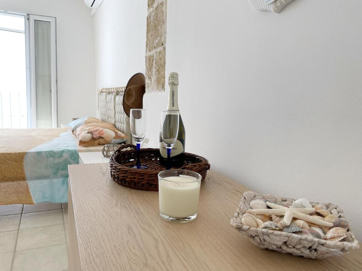 Mediterraneo House- Casa Nel Centro Storico Матино Экстерьер фото