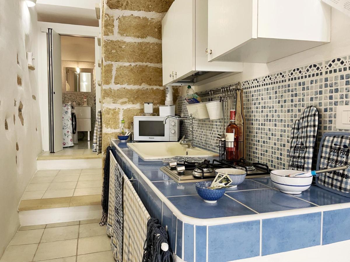 Mediterraneo House- Casa Nel Centro Storico Матино Экстерьер фото