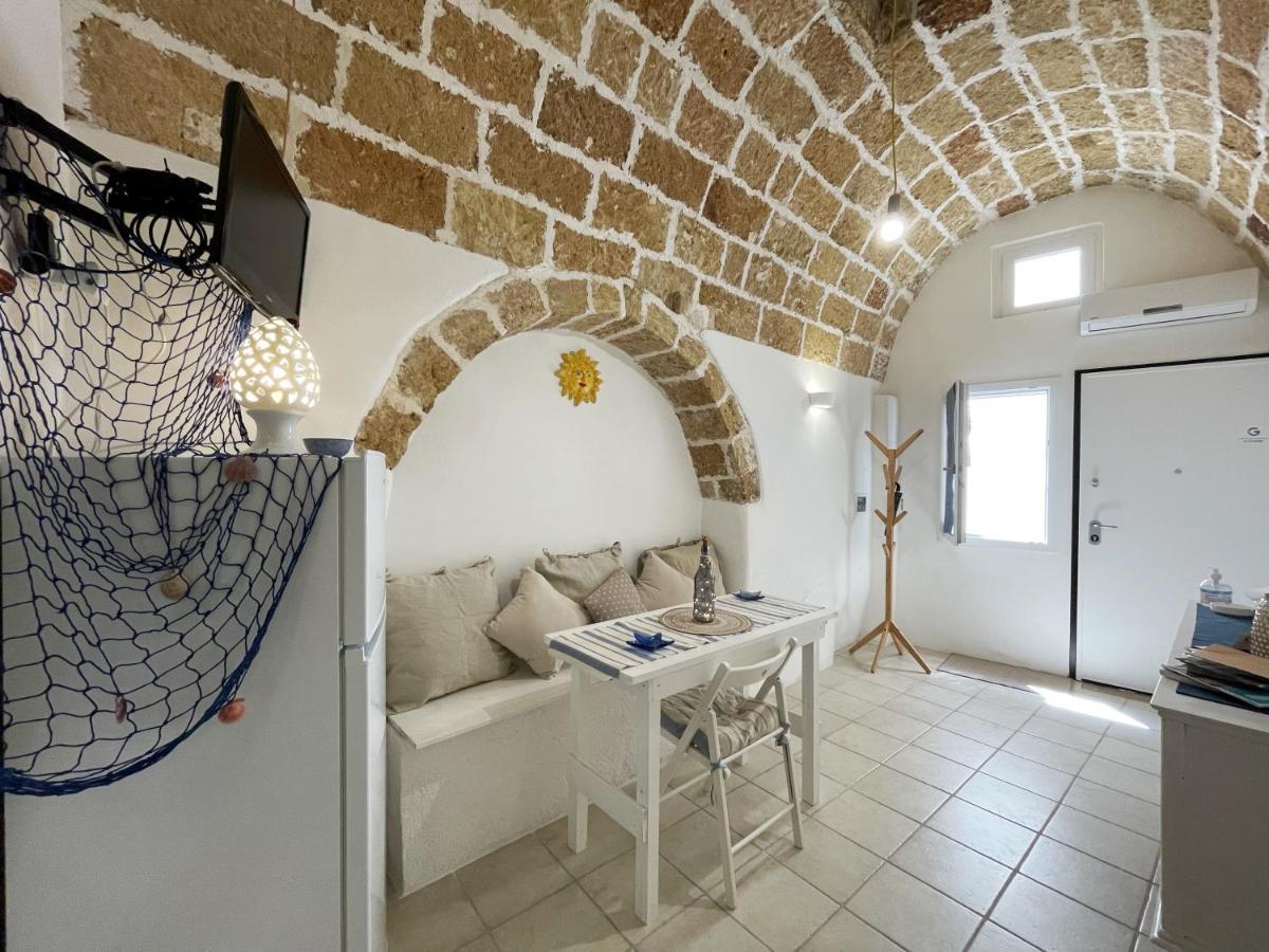 Mediterraneo House- Casa Nel Centro Storico Матино Экстерьер фото